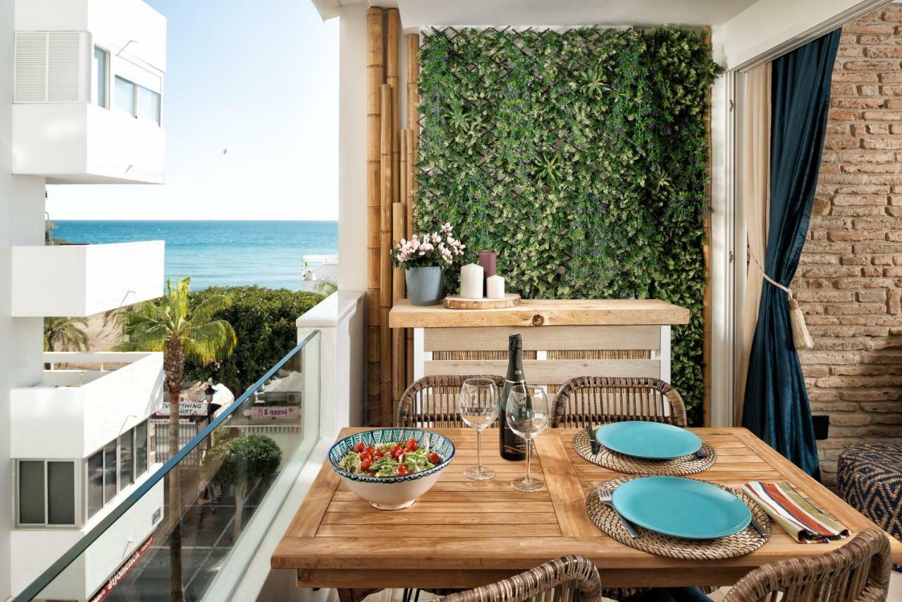 Marbella First Line Beach Apartment Exterior photo