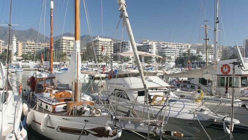 Marbella First Line Beach Apartment Exterior photo